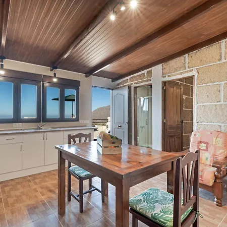 Casa Eyden Sunset View וילה ארונה